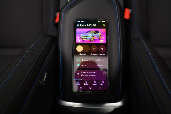 Lynk & Co 01 1.5 261PK Plug-in Hybrid *Zwarte Hemel* 360° Camera Pano/dak Apple/Carplay Adaptive/Cruise