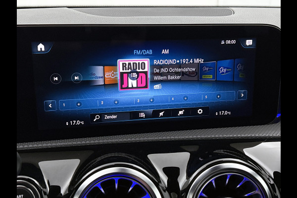 Mercedes-Benz A-Klasse 250 e AMG Plug-In Hybride | AMG-Line interieur | AMG- Line Exterieur | Achteruitrijcamera |  Panorama schuifkanteldak | Sfeerverlichting | Stoelverwarming | navigatie| 24 maanden Certified Mercedes-benz garantie