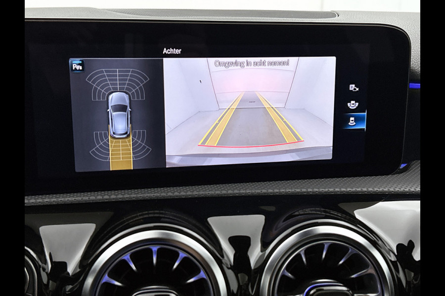 Mercedes-Benz A-Klasse 250 e AMG Plug-In Hybride | AMG-Line interieur | AMG- Line Exterieur | Achteruitrijcamera |  Panorama schuifkanteldak | Sfeerverlichting | Stoelverwarming | navigatie| 24 maanden Certified Mercedes-benz garantie