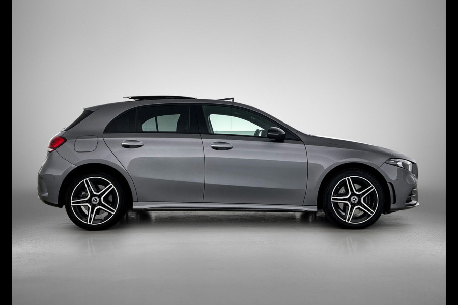 Mercedes-Benz A-Klasse 250 e AMG Plug-In Hybride | AMG-Line interieur | AMG- Line Exterieur | Achteruitrijcamera |  Panorama schuifkanteldak | Sfeerverlichting | Stoelverwarming | navigatie| 24 maanden Certified Mercedes-benz garantie