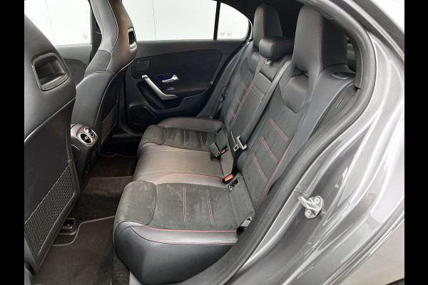Mercedes-Benz A-Klasse 250 e AMG Plug-In Hybride | AMG-Line interieur | AMG- Line Exterieur | Achteruitrijcamera |  Panorama schuifkanteldak | Sfeerverlichting | Stoelverwarming | navigatie| 24 maanden Certified Mercedes-benz garantie