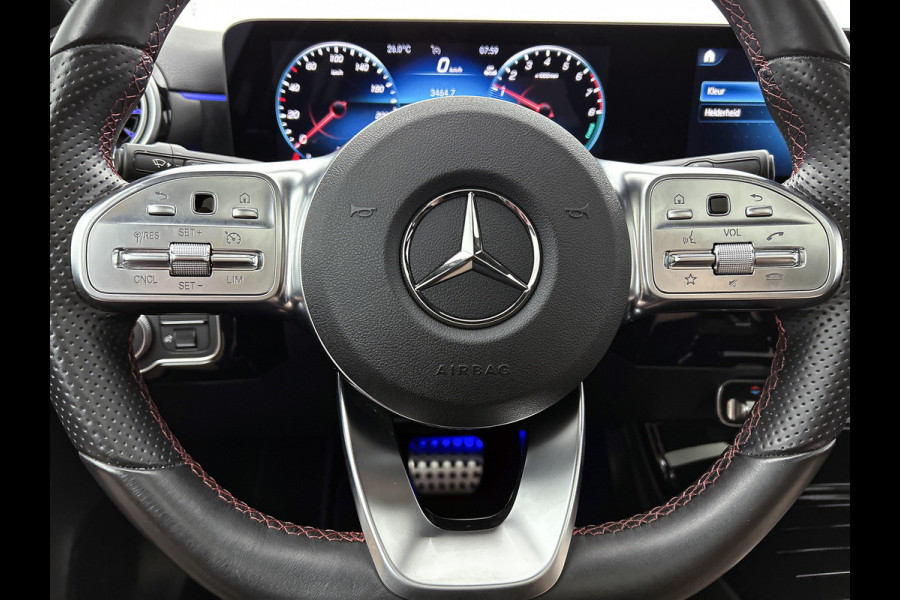 Mercedes-Benz A-Klasse 250 e AMG Plug-In Hybride | AMG-Line interieur | AMG- Line Exterieur | Achteruitrijcamera |  Panorama schuifkanteldak | Sfeerverlichting | Stoelverwarming | navigatie| 24 maanden Certified Mercedes-benz garantie
