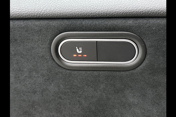 Mercedes-Benz A-Klasse 250 e AMG Plug-In Hybride | AMG-Line interieur | AMG- Line Exterieur | Achteruitrijcamera |  Panorama schuifkanteldak | Sfeerverlichting | Stoelverwarming | navigatie| 24 maanden Certified Mercedes-benz garantie