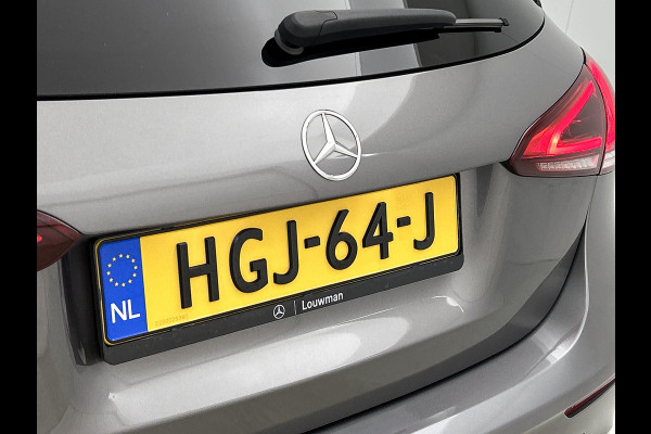 Mercedes-Benz A-Klasse 250 e AMG Plug-In Hybride | AMG-Line interieur | AMG- Line Exterieur | Achteruitrijcamera |  Panorama schuifkanteldak | Sfeerverlichting | Stoelverwarming | navigatie| 24 maanden Certified Mercedes-benz garantie