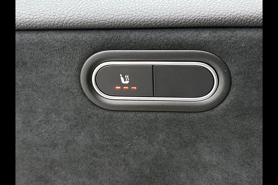 Mercedes-Benz A-Klasse 250 e AMG Plug-In Hybride | AMG-Line interieur | AMG- Line Exterieur | Achteruitrijcamera |  Panorama schuifkanteldak | Sfeerverlichting | Stoelverwarming | navigatie| 24 maanden Certified Mercedes-benz garantie