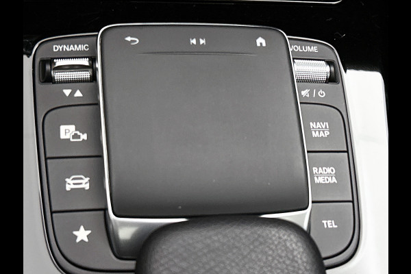Mercedes-Benz A-Klasse 250 e AMG Plug-In Hybride | AMG-Line interieur | AMG- Line Exterieur | Achteruitrijcamera |  Panorama schuifkanteldak | Sfeerverlichting | Stoelverwarming | navigatie| 24 maanden Certified Mercedes-benz garantie