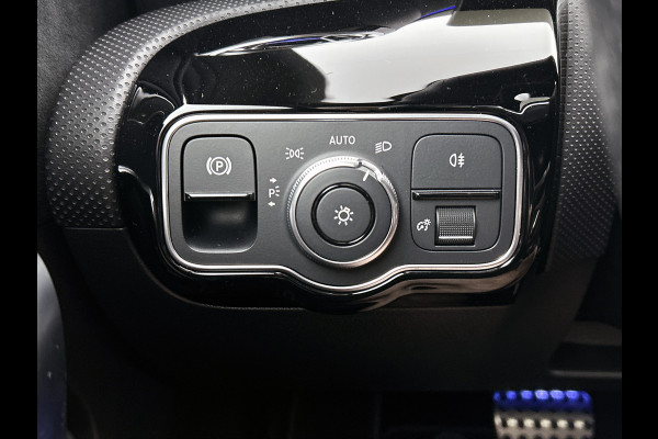 Mercedes-Benz A-Klasse 250 e AMG Plug-In Hybride | AMG-Line interieur | AMG- Line Exterieur | Achteruitrijcamera |  Panorama schuifkanteldak | Sfeerverlichting | Stoelverwarming | navigatie| 24 maanden Certified Mercedes-benz garantie