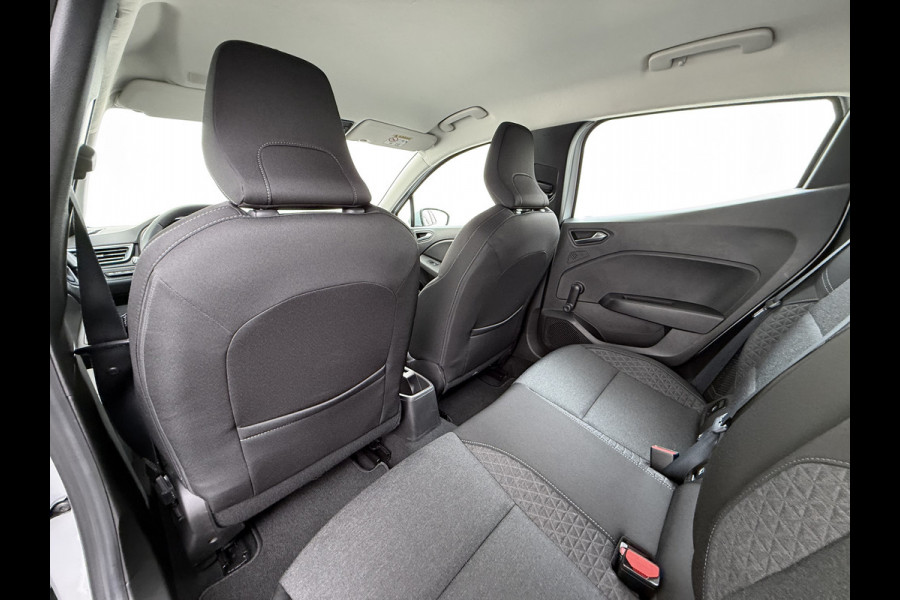 Renault Clio 1.6 E-Tech Hybrid Keyless Apple/Android Lane-dep. CruiseControl Usb Navi Regensensor Aut.Verlichting Isofix Ecc Pdc Dab Bordherkenning Elek.Ramen/Spiegels 140 Zen