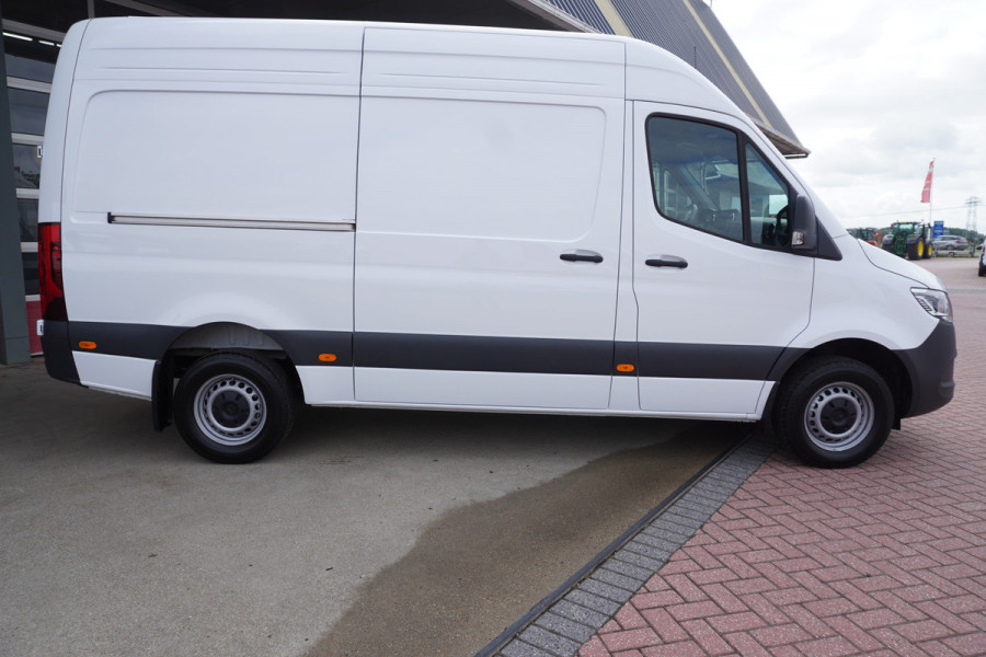 Mercedes-Benz Sprinter 319 CDI 191PK L2H2 RWD Pro Automaat nr.V149 | Airco | Cruise | Camera | geveerde stoel | Trekgewicht 3.500KG