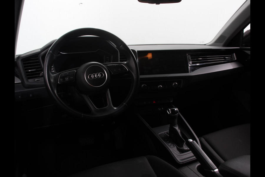 Audi A1 Sportback 30 TFSI S edition Climate control Cruise control Stoelverwarming Lichtmetalen velgen Navigatie Apple Carplay/ Android Auto Parkeersensoren