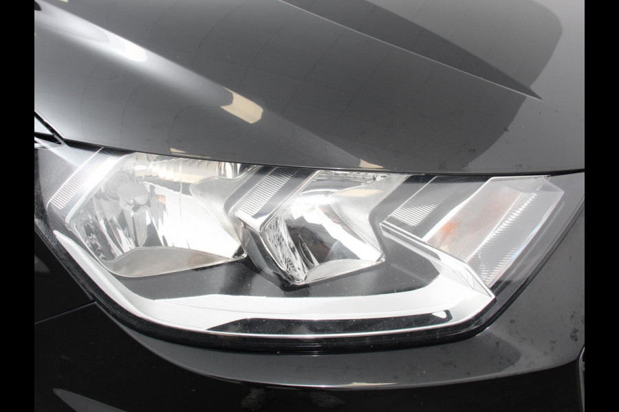 Audi A1 Sportback 30 TFSI S edition Climate control Cruise control Stoelverwarming Lichtmetalen velgen Navigatie Apple Carplay/ Android Auto Parkeersensoren