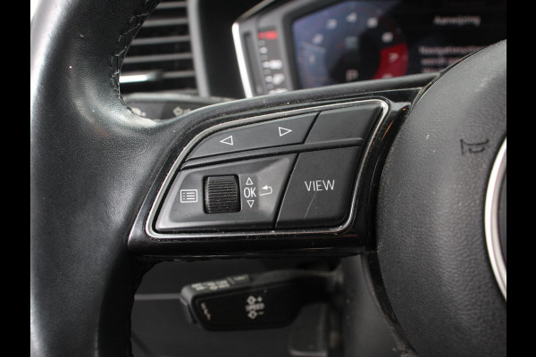 Audi A1 Sportback 30 TFSI S edition Climate control Cruise control Stoelverwarming Lichtmetalen velgen Navigatie Apple Carplay/ Android Auto Parkeersensoren