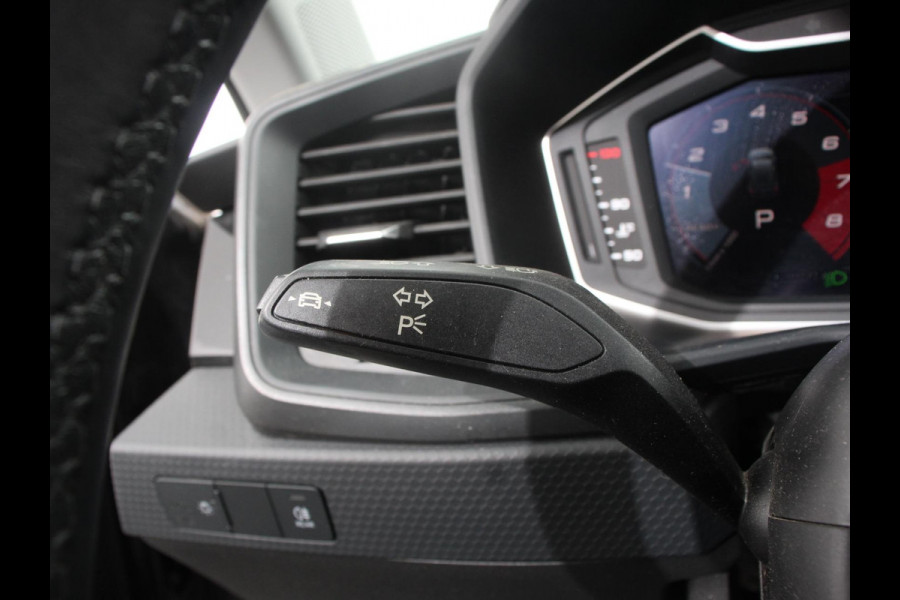 Audi A1 Sportback 30 TFSI S edition Climate control Cruise control Stoelverwarming Lichtmetalen velgen Navigatie Apple Carplay/ Android Auto Parkeersensoren
