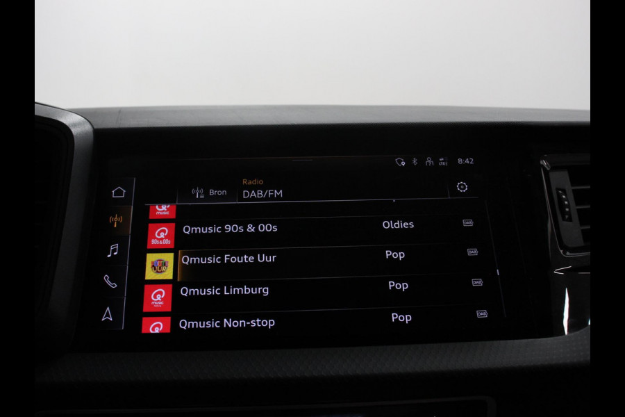 Audi A1 Sportback 30 TFSI S edition Climate control Cruise control Stoelverwarming Lichtmetalen velgen Navigatie Apple Carplay/ Android Auto Parkeersensoren