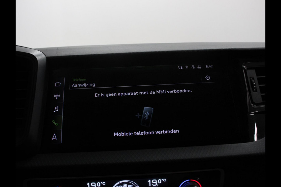 Audi A1 Sportback 30 TFSI S edition Climate control Cruise control Stoelverwarming Lichtmetalen velgen Navigatie Apple Carplay/ Android Auto Parkeersensoren