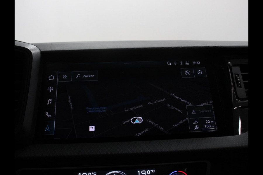 Audi A1 Sportback 30 TFSI S edition Climate control Cruise control Stoelverwarming Lichtmetalen velgen Navigatie Apple Carplay/ Android Auto Parkeersensoren