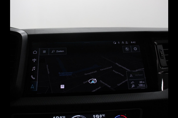 Audi A1 Sportback 30 TFSI S edition Climate control Cruise control Stoelverwarming Lichtmetalen velgen Navigatie Apple Carplay/ Android Auto Parkeersensoren