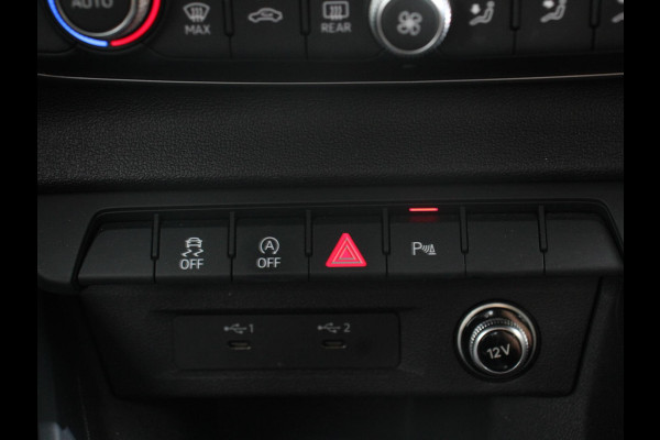 Audi A1 Sportback 30 TFSI S edition Climate control Cruise control Stoelverwarming Lichtmetalen velgen Navigatie Apple Carplay/ Android Auto Parkeersensoren