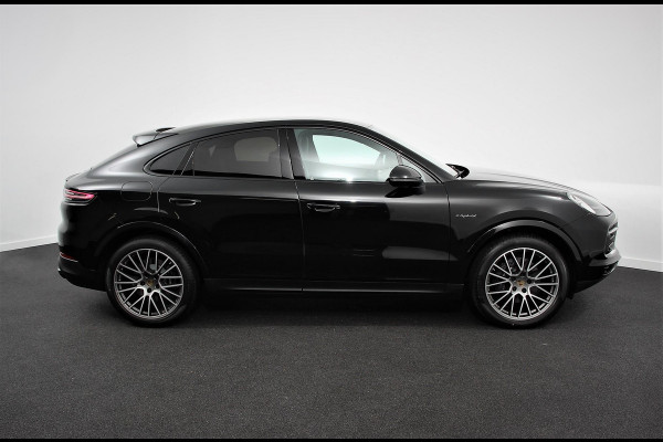 Porsche Cayenne Coupé 3.0 E-Hybrid 462pk Platinum Edition DEMO! Luchtvering Leder Panoramadak Camera Navigatie Elektrisch bedienbare achterklep Apple Carplay/ Android Auto Sfeerverlichting Cruise control