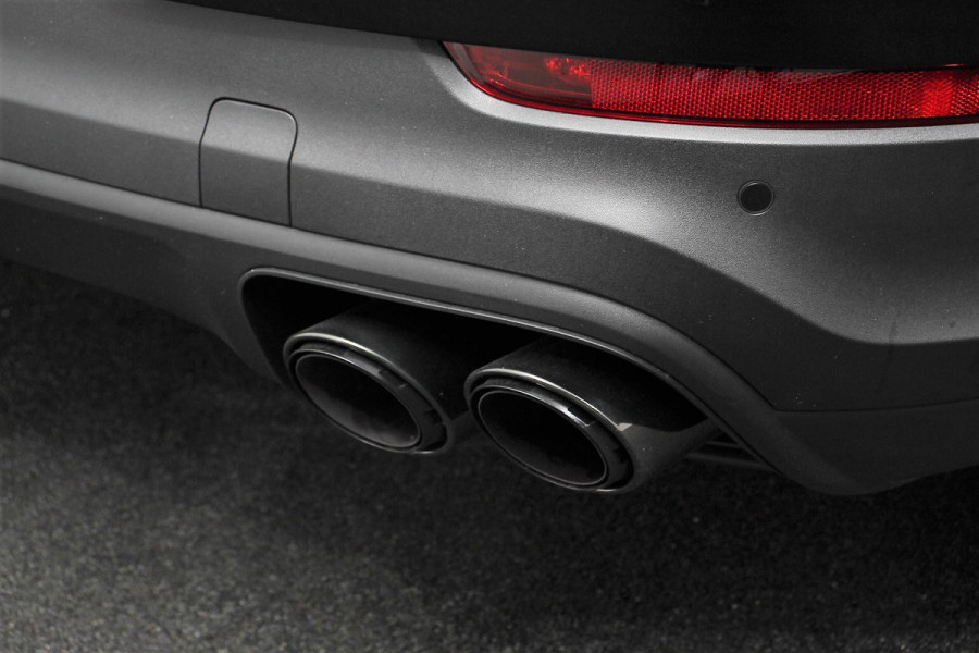 Porsche Cayenne Coupé 3.0 E-Hybrid 462pk Platinum Edition DEMO! Luchtvering Leder Panoramadak Camera Navigatie Elektrisch bedienbare achterklep Apple Carplay/ Android Auto Sfeerverlichting Cruise control