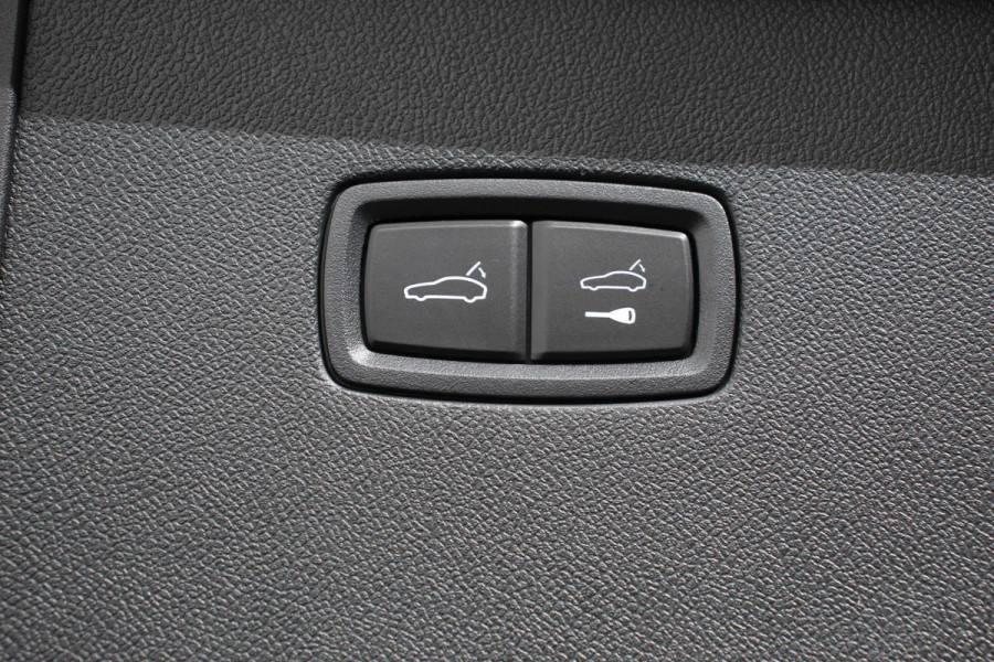 Porsche Cayenne Coupé 3.0 E-Hybrid 462pk Platinum Edition DEMO! Luchtvering Leder Panoramadak Camera Navigatie Elektrisch bedienbare achterklep Apple Carplay/ Android Auto Sfeerverlichting Cruise control