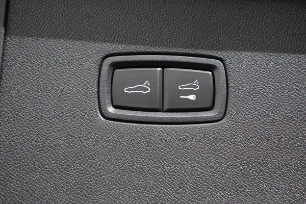 Porsche Cayenne Coupé 3.0 E-Hybrid 462pk Platinum Edition DEMO! Luchtvering Leder Panoramadak Camera Navigatie Elektrisch bedienbare achterklep Apple Carplay/ Android Auto Sfeerverlichting Cruise control