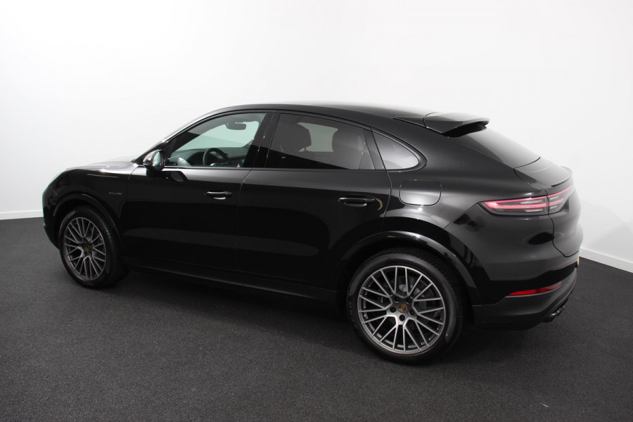 Porsche Cayenne Coupé 3.0 E-Hybrid 462pk Platinum Edition DEMO! Luchtvering Leder Panoramadak Camera Navigatie Elektrisch bedienbare achterklep Apple Carplay/ Android Auto Sfeerverlichting Cruise control