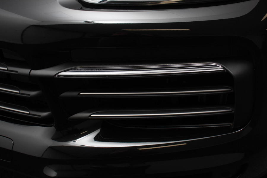 Porsche Cayenne Coupé 3.0 E-Hybrid 462pk Platinum Edition DEMO! Luchtvering Leder Panoramadak Camera Navigatie Elektrisch bedienbare achterklep Apple Carplay/ Android Auto Sfeerverlichting Cruise control