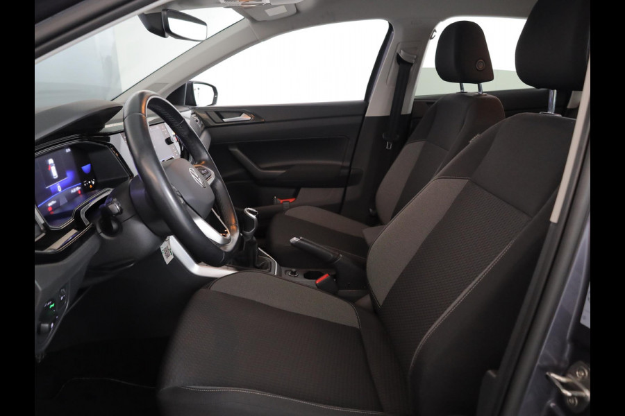 Volkswagen Polo 1.0 TSI Life 95 pk | Navigatie | Parkeersensoren | Adaptieve cruise control | LED koplampen |