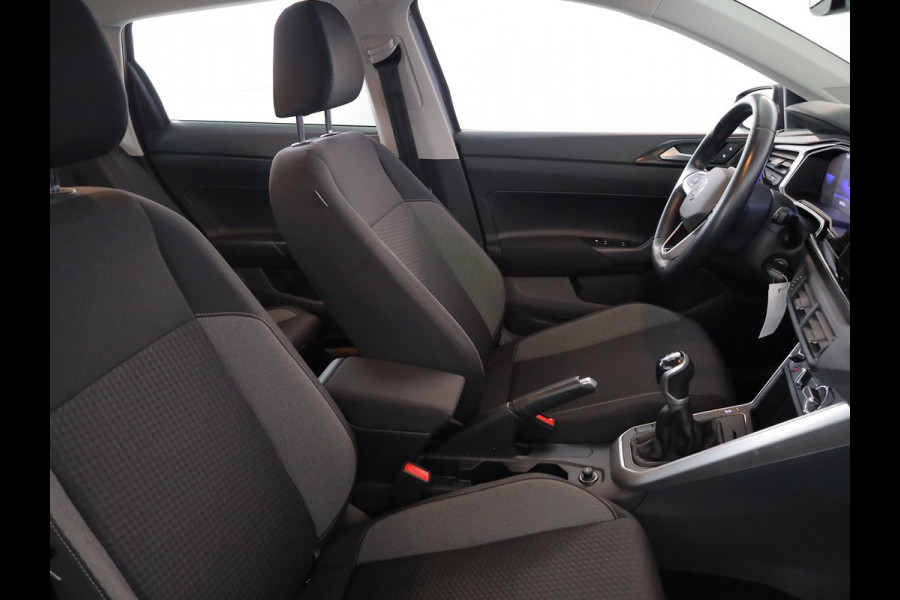 Volkswagen Polo 1.0 TSI Life 95 pk | Navigatie | Parkeersensoren | Adaptieve cruise control | LED koplampen |