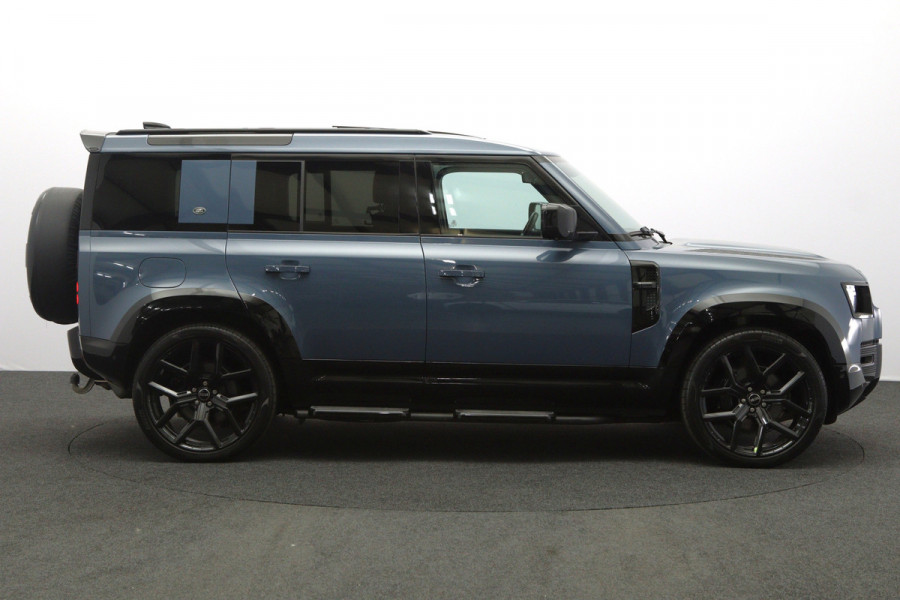 Land Rover Defender 110 2.0 P400e 110 6P. SE 404 PK PHEV, Urban Look, Panoramadak, Trekhaak, Leder