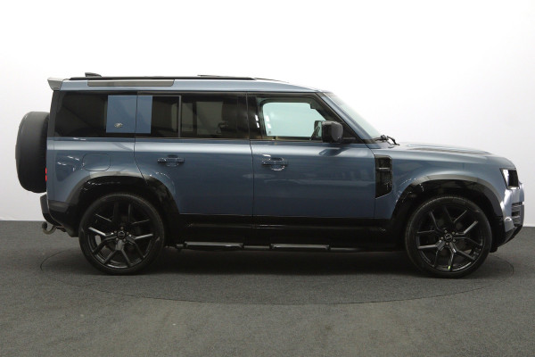 Land Rover Defender 110 2.0 P400e 110 6P. SE 404 PK PHEV, Urban Look, Panoramadak, Trekhaak, Leder