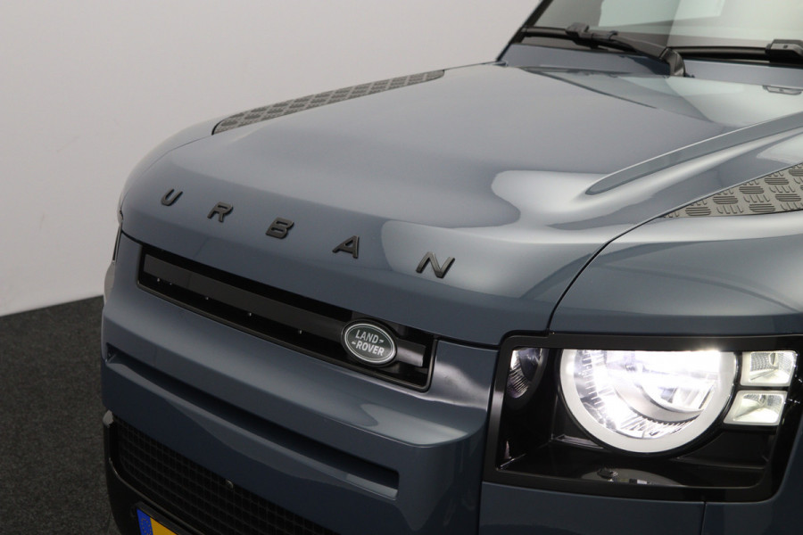 Land Rover Defender 110 2.0 P400e 110 6P. SE 404 PK PHEV, Urban Look, Panoramadak, Trekhaak, Leder