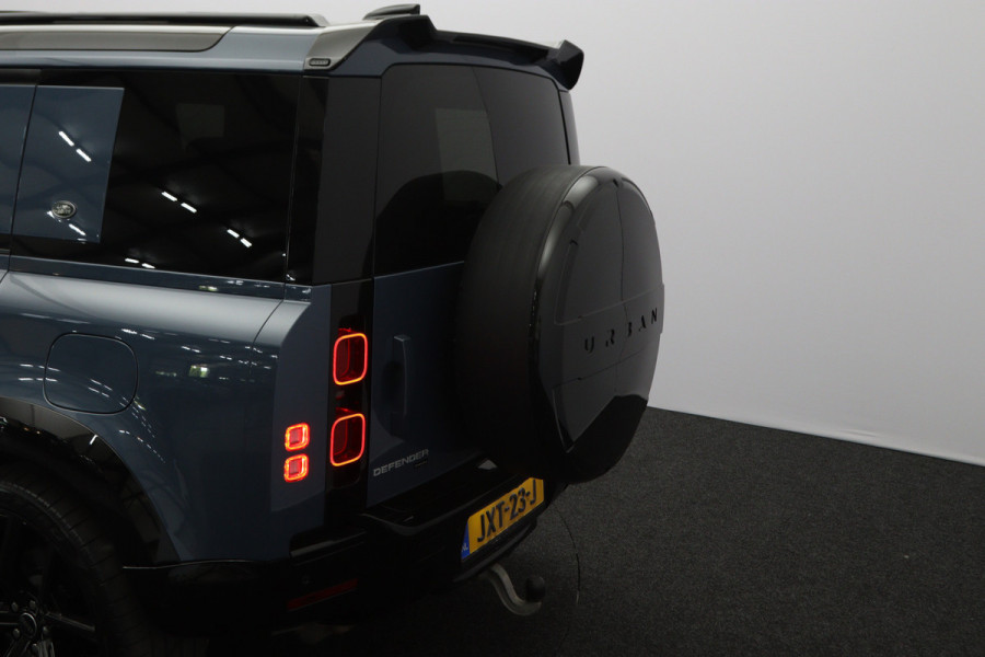 Land Rover Defender 110 2.0 P400e 110 6P. SE 404 PK PHEV, Urban Look, Panoramadak, Trekhaak, Leder