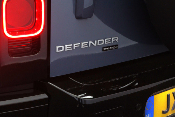 Land Rover Defender 110 2.0 P400e 110 6P. SE 404 PK PHEV, Urban Look, Panoramadak, Trekhaak, Leder