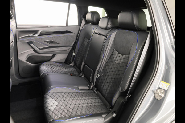 Volkswagen Tayron 1.5 eHybrid R-Line Edition 272 pk Automaat (DSG) |Verlengde garantie |  Navigatie | Panoramadak | Parkeersensoren (Park assist) | Achteruitrijcamera | Black Style pakket | R-Line |