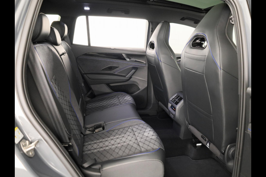 Volkswagen Tayron 1.5 eHybrid R-Line Edition 272 pk Automaat (DSG) |Verlengde garantie |  Navigatie | Panoramadak | Parkeersensoren (Park assist) | Achteruitrijcamera | Black Style pakket | R-Line |