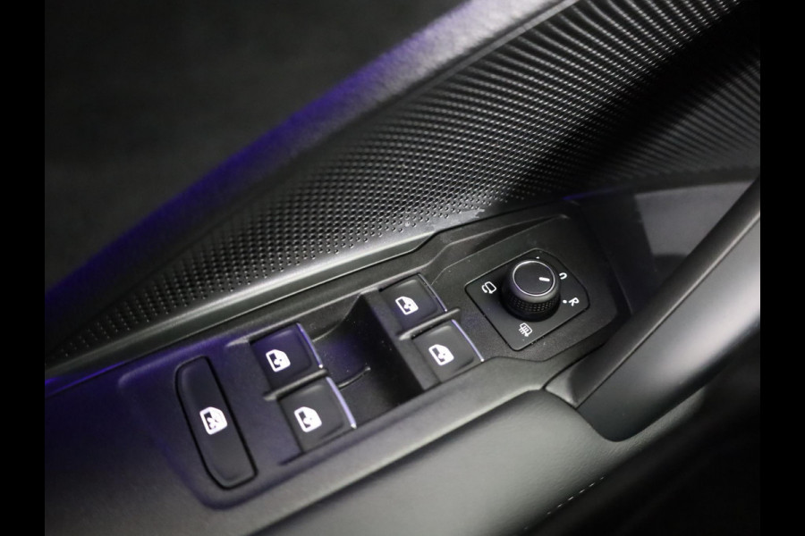Volkswagen Tayron 1.5 eHybrid R-Line Edition 272 pk Automaat (DSG) |Verlengde garantie |  Navigatie | Panoramadak | Parkeersensoren (Park assist) | Achteruitrijcamera | Black Style pakket | R-Line |