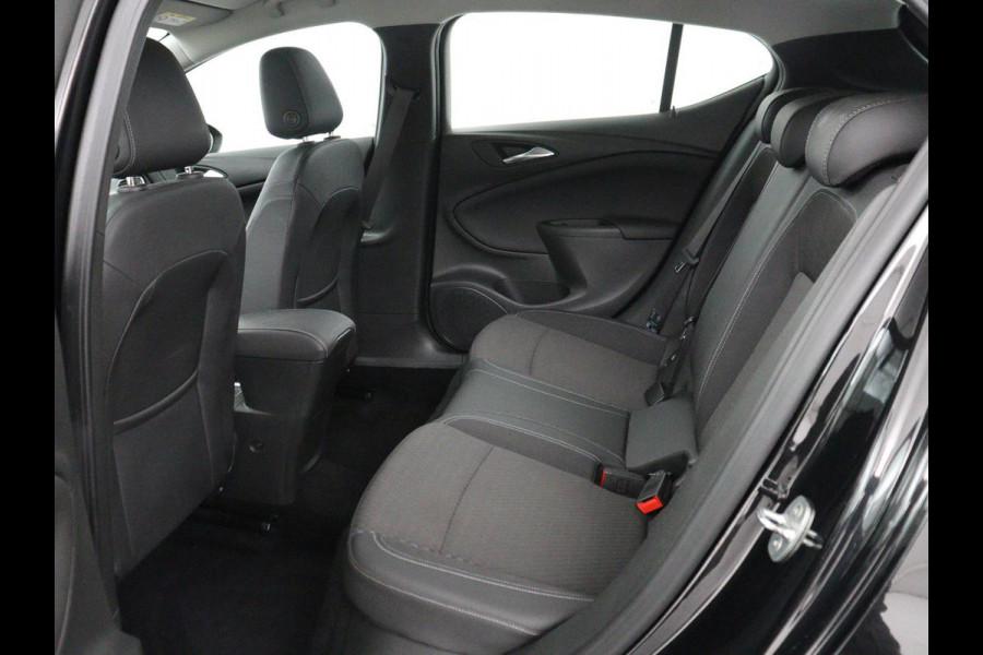 Opel Astra 1.0 Turbo Innovation | Carplay | Cruise control | Navigatie | Park assist | Climate control | Full LED | Keyless