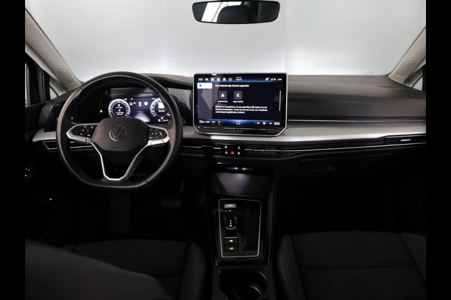 Volkswagen Golf 1.5 eHybrid Style Edition 204 pk Automaat (DSG) | Navigatie via App | Parkeersensoren (Park assist) | Achteruitrijcamera | Adaptieve cruise control | Autom. airco (3 zones) |