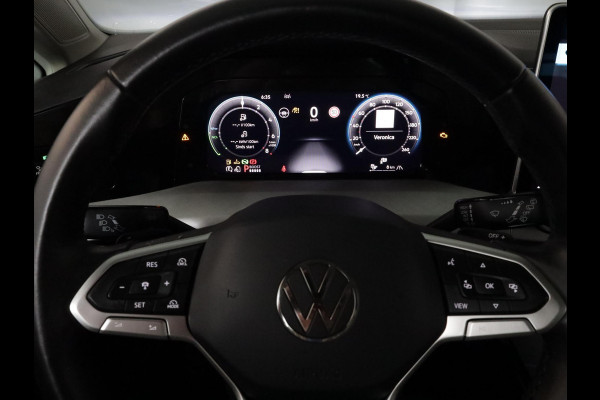 Volkswagen Golf 1.5 eHybrid Style Edition 204 pk Automaat (DSG) | Navigatie via App | Parkeersensoren (Park assist) | Achteruitrijcamera | Adaptieve cruise control | Autom. airco (3 zones) |