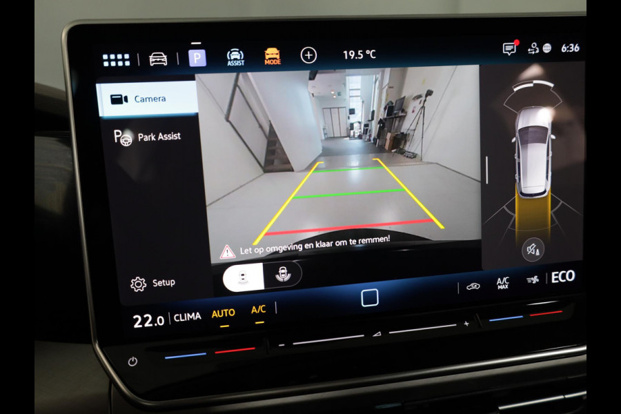 Volkswagen Golf 1.5 eHybrid Style Edition 204 pk Automaat (DSG) | Navigatie via App | Parkeersensoren (Park assist) | Achteruitrijcamera | Adaptieve cruise control | Autom. airco (3 zones) |
