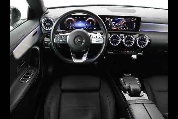Mercedes-Benz CLA-Klasse Shooting Brake 250 e AMG Line | SOH 92.9% | Trekhaak | Leder | Camera | Carplay | Park assist | Cruise control | Sfeerverlichting | Stoelverwarming | Full LED | Climate control |