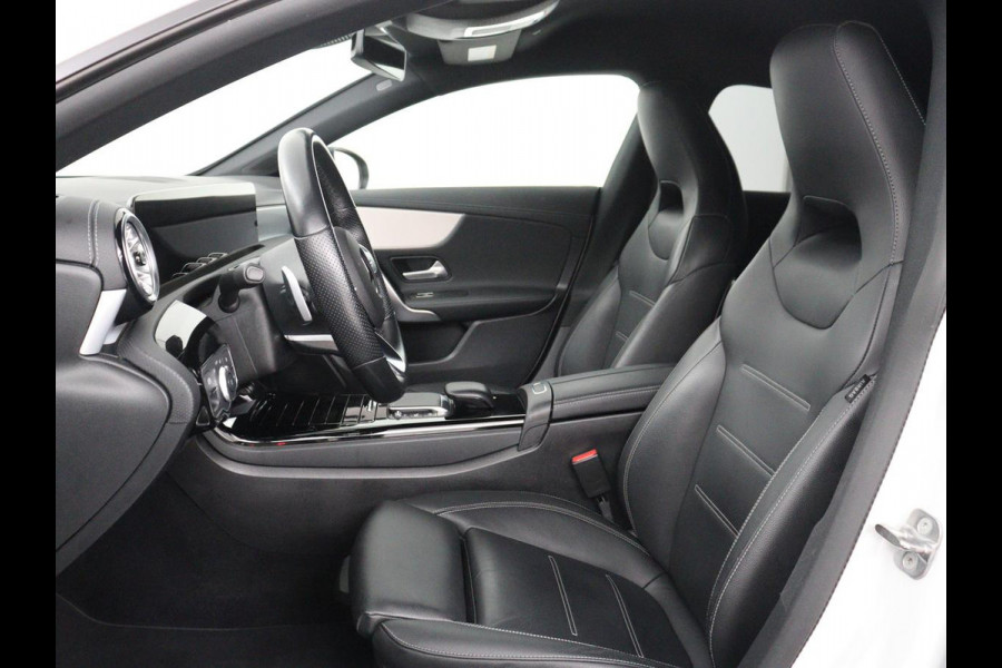 Mercedes-Benz CLA-Klasse Shooting Brake 250 e AMG Line | SOH 92.9% | Trekhaak | Leder | Camera | Carplay | Park assist | Cruise control | Sfeerverlichting | Stoelverwarming | Full LED | Climate control |