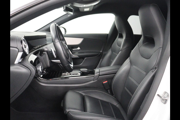 Mercedes-Benz CLA-Klasse Shooting Brake 250 e AMG Line | SOH 92.9% | Trekhaak | Leder | Camera | Carplay | Park assist | Cruise control | Sfeerverlichting | Stoelverwarming | Full LED | Climate control |