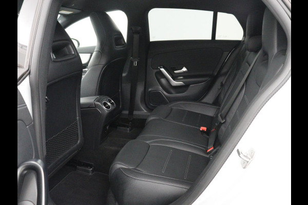 Mercedes-Benz CLA-Klasse Shooting Brake 250 e AMG Line | SOH 92.9% | Trekhaak | Leder | Camera | Carplay | Park assist | Cruise control | Sfeerverlichting | Stoelverwarming | Full LED | Climate control |
