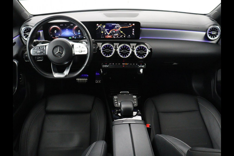 Mercedes-Benz CLA-Klasse Shooting Brake 250 e AMG Line | SOH 92.9% | Trekhaak | Leder | Camera | Carplay | Park assist | Cruise control | Sfeerverlichting | Stoelverwarming | Full LED | Climate control |