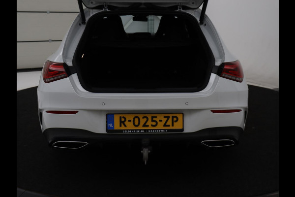 Mercedes-Benz CLA-Klasse Shooting Brake 250 e AMG Line | SOH 92.9% | Trekhaak | Leder | Camera | Carplay | Park assist | Cruise control | Sfeerverlichting | Stoelverwarming | Full LED | Climate control |