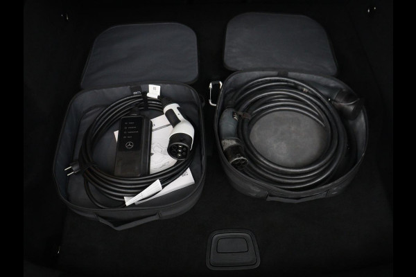 Mercedes-Benz CLA-Klasse Shooting Brake 250 e AMG Line | SOH 92.9% | Trekhaak | Leder | Camera | Carplay | Park assist | Cruise control | Sfeerverlichting | Stoelverwarming | Full LED | Climate control |