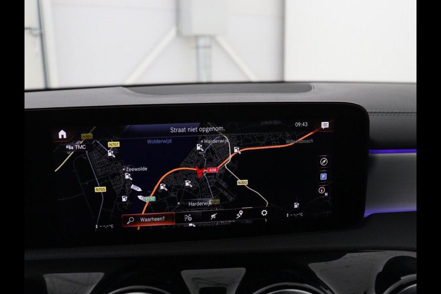 Mercedes-Benz CLA-Klasse Shooting Brake 250 e AMG Line | SOH 92.9% | Trekhaak | Leder | Camera | Carplay | Park assist | Cruise control | Sfeerverlichting | Stoelverwarming | Full LED | Climate control |
